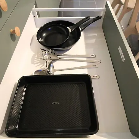 Escale-marne Fr - 202 - Free Parking - Free Luggage Storage - Equipped - Linen Included - Washing Machine - 10mn Walk Metro 8 - Rer A - Panoramic View - From 1 To 14 Guests Maisons-Alfort