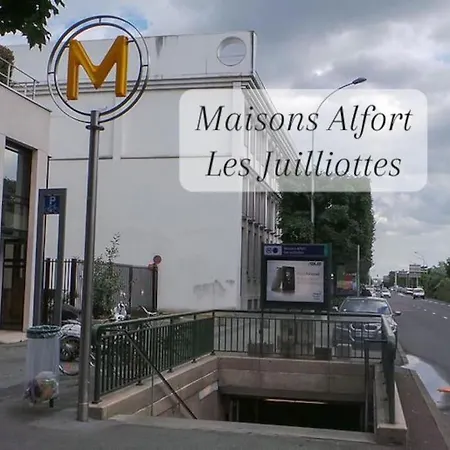 Parking Rue Gratuit - 20 Pour Cent Sur Escale-marne,fr - De 1 A 10 Personnes - Vue Panoramique, Lave Linge, 10mn Metro 8, Rer A - Garde A Bagage Gratuite 24-7 - 2eme Etage
