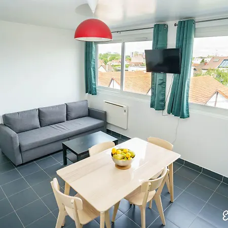 Parking Rue Gratuit - 20 Pour Cent Sur Escale-marne,fr - De 1 A 10 Personnes - Vue Panoramique, Lave Linge, 10mn Metro 8, Rer A - Garde A Bagage Gratuite 24-7 - 2eme Etage Maisons-Alfort