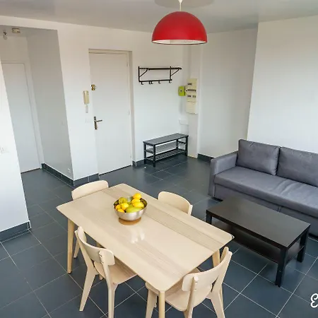 Escale-marne Fr - 202 - Free Parking - Free Luggage Storage - Equipped - Linen Included - Washing Machine - 10mn Walk Metro 8 - Rer A - Panoramic View - From 1 To 14 Guests Appartement