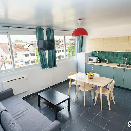 Parking Rue Gratuit - 20 Pour Cent Sur Escale-marne,fr - De 1 A 10 Personnes - Vue Panoramique, Lave Linge, 10mn Metro 8, Rer A - Garde A Bagage Gratuite 24-7 - 2eme Etage Apartment Maisons-Alfort