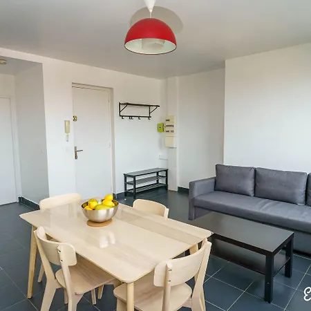 Escale-marne Fr - 202 - Free Parking - Free Luggage Storage - Equipped - Linen Included - Washing Machine - 10mn Walk Metro 8 - Rer A - Panoramic View - From 1 To 14 Guests Appartement Maisons-Alfort
