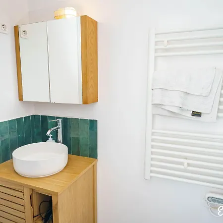 Parking Rue Gratuit - 20 Pour Cent Sur Escale-marne,fr - De 1 A 10 Personnes - Vue Panoramique, Lave Linge, 10mn Metro 8, Rer A - Garde A Bagage Gratuite 24-7 - 2eme Etage Apartment