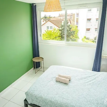 Apartment Parking Rue Gratuit - 20 Pour Cent Sur Escale-marne,fr - De 1 A 10 Personnes - Vue Panoramique, Lave Linge, 10mn Metro 8, Rer A - Garde A Bagage Gratuite 24-7 - 2eme Etage Maisons-Alfort