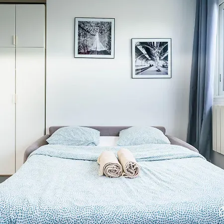 Parking Rue Gratuit - 20 Pour Cent Sur Escale-marne,fr - De 1 A 10 Personnes - Vue Panoramique, Lave Linge, 10mn Metro 8, Rer A - Garde A Bagage Gratuite 24-7 - 2eme Etage