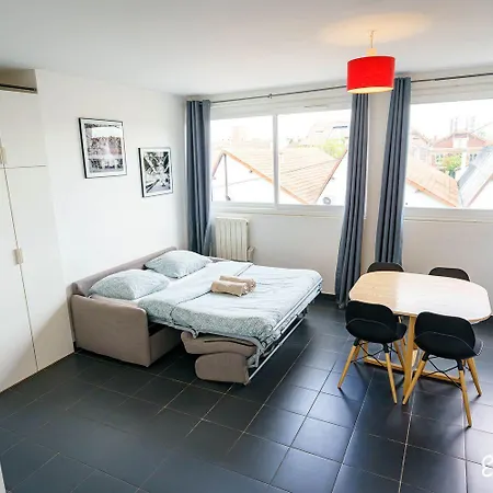 Parking Rue Gratuit - 20 Pour Cent Sur Escale-marne,fr - De 1 A 10 Personnes - Vue Panoramique, Lave Linge, 10mn Metro 8, Rer A - Garde A Bagage Gratuite 24-7 - 2eme Etage Maisons-Alfort