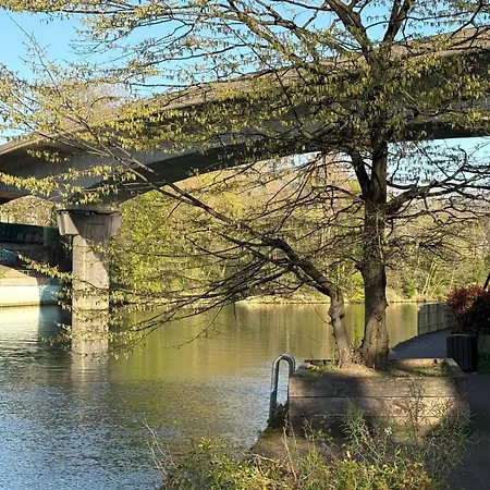 Escale-marne Fr - 202 - Free Parking - Free Luggage Storage - Equipped - Linen Included - Washing Machine - 10mn Walk Metro 8 - Rer A - Panoramic View - From 1 To 14 Guests Maisons-Alfort