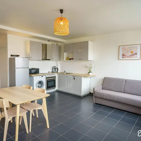 Escale-marne Fr - 202 - Free Parking - Free Luggage Storage - Equipped - Linen Included - Washing Machine - 10mn Walk Metro 8 - Rer A - Panoramic View - From 1 To 18 Guests Daire *