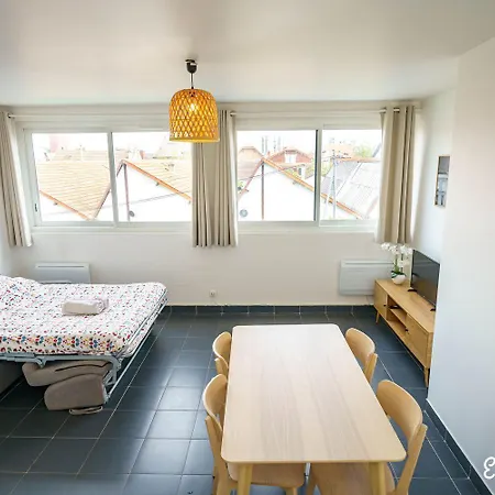 Escale-marne Fr - 202 - Free Parking - Free Luggage Storage - Equipped - Linen Included - Washing Machine - 10mn Walk Metro 8 - Rer A - Panoramic View - From 1 To 18 Guests Daire Maisons-Alfort