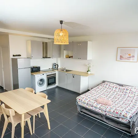 Appartement Escale-marne Fr - 202 - Free Parking - Free Luggage Storage - Equipped - Linen Included - Washing Machine - 10mn Walk Metro 8 - Rer A - Panoramic View - From 1 To 14 Guests Maisons-Alfort