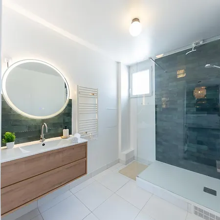 Escale-marne Fr - 202 - Free Parking - Free Luggage Storage - Equipped - Linen Included - Washing Machine - 10mn Walk Metro 8 - Rer A - Panoramic View - From 1 To 18 Guests Maisons-Alfort