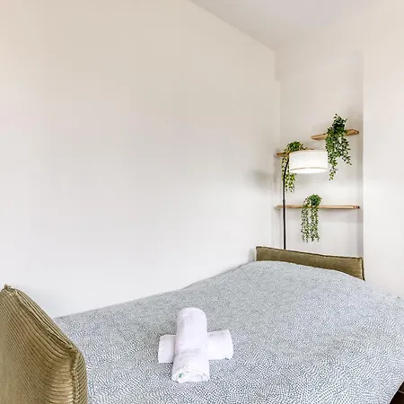 Escale-marne Fr - 202 - Free Parking - Free Luggage Storage - Equipped - Linen Included - Washing Machine - 10mn Walk Metro 8 - Rer A - Panoramic View - From 1 To 18 Guests Maisons-Alfort