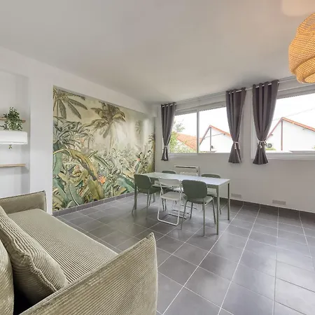 Escale-marne Fr - 202 - Free Parking - Free Luggage Storage - Equipped - Linen Included - Washing Machine - 10mn Walk Metro 8 - Rer A - Panoramic View - From 1 To 18 Guests Daire Maisons-Alfort