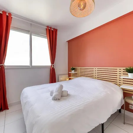 Escale-marne Fr - 202 - Free Parking - Free Luggage Storage - Equipped - Linen Included - Washing Machine - 10mn Walk Metro 8 - Rer A - Panoramic View - From 1 To 18 Guests Daire