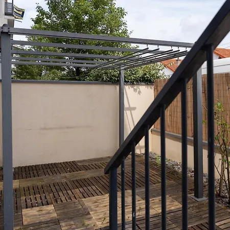 Daire Escale-marne Fr - 202 - Free Parking - Free Luggage Storage - Equipped - Linen Included - Washing Machine - 10mn Walk Metro 8 - Rer A - Panoramic View - From 1 To 18 Guests *