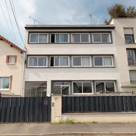 Daire Escale-marne Fr - 202 - Free Parking - Free Luggage Storage - Equipped - Linen Included - Washing Machine - 10mn Walk Metro 8 - Rer A - Panoramic View - From 1 To 18 Guests