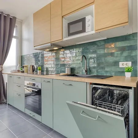 Escale-marne Fr - 202 - Free Parking - Free Luggage Storage - Equipped - Linen Included - Washing Machine - 10mn Walk Metro 8 - Rer A - Panoramic View - From 1 To 18 Guests * Maisons-Alfort