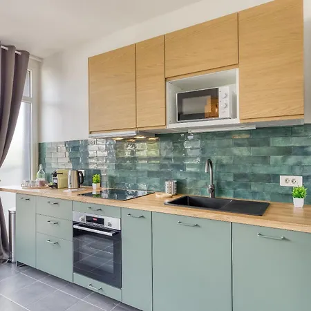Escale-marne Fr - 202 - Free Parking - Free Luggage Storage - Equipped - Linen Included - Washing Machine - 10mn Walk Metro 8 - Rer A - Panoramic View - From 1 To 18 Guests