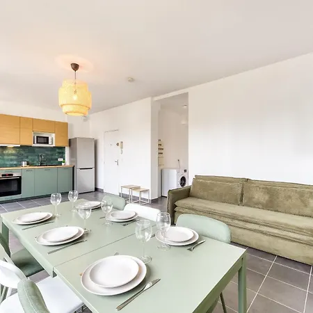 Escale-marne Fr - 202 - Free Parking - Free Luggage Storage - Equipped - Linen Included - Washing Machine - 10mn Walk Metro 8 - Rer A - Panoramic View - From 1 To 18 Guests Daire