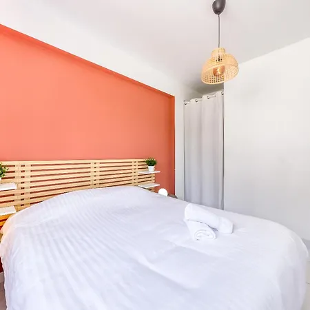 Escale-marne Fr - 202 - Free Parking - Free Luggage Storage - Equipped - Linen Included - Washing Machine - 10mn Walk Metro 8 - Rer A - Panoramic View - From 1 To 18 Guests Maisons-Alfort